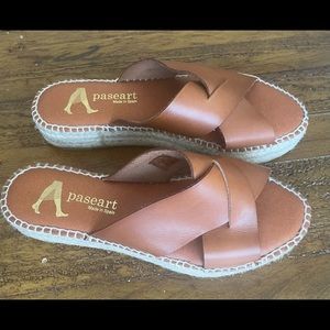 Paseart. Low platform espadrille sandals. Handmade in Spain. Leather
upper.